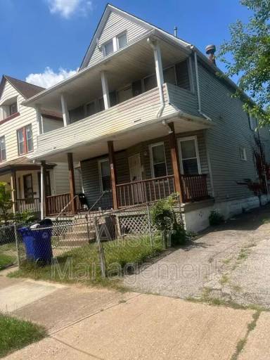 Main picture of 2246 E 86th St