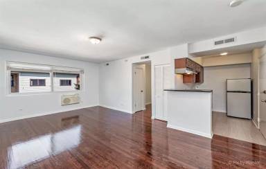 Main picture of 1610 W Jarvis Ave