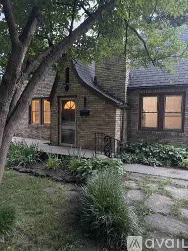 Main picture of 1532 S Evanston Ave
