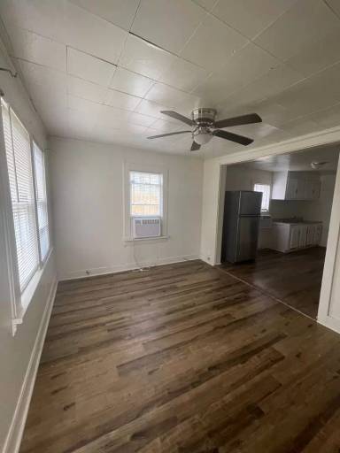 Main picture of 304 E 18th St