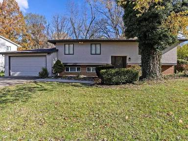 Main picture of 300 Brookhaven Dr E