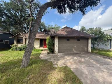 Main picture of 2811 Crownspoint Dr