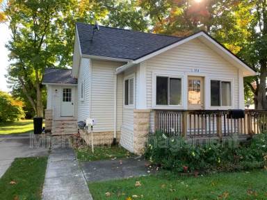 Main picture of 351 S Wing St