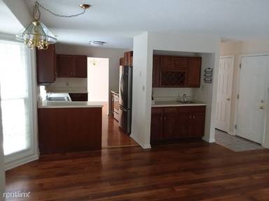 Main picture of 21 Chesterfield Dr