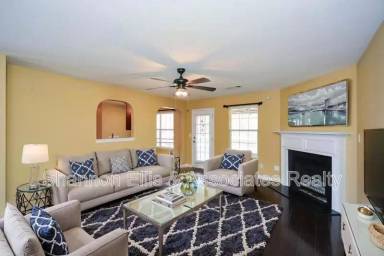 Main picture of 137 Baywood Xing