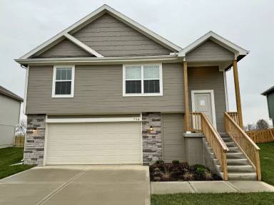 Main picture of 734 Connor St