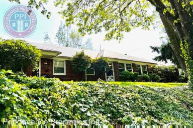 Main picture of 6608 E Burnside St