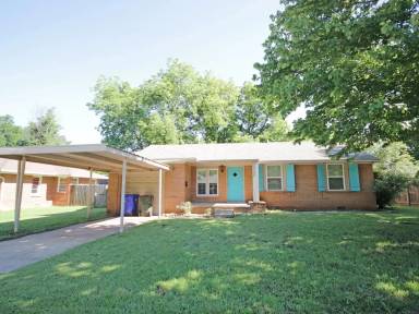 Main picture of 1205 W Brooks St