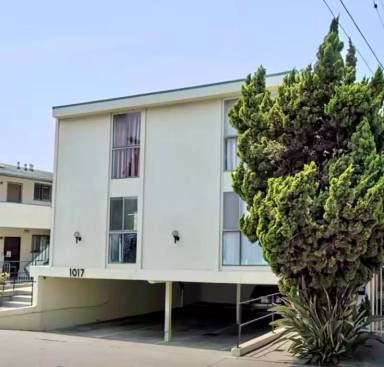 Main picture of 1017 S Bedford St