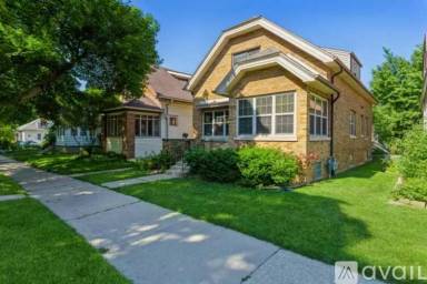 Main picture of 2753 S Adams Ave