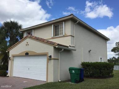 Main picture of 12465 SW 47th St