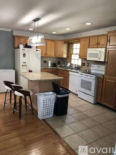 Main picture of 17 Buckingham Dr