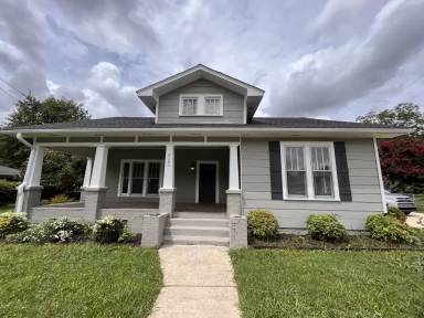 Main picture of 4286 Sullivan St