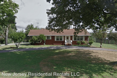 Main picture of 3070 E Chestnut Ave