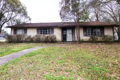 Main picture of 2430 McKee Dr