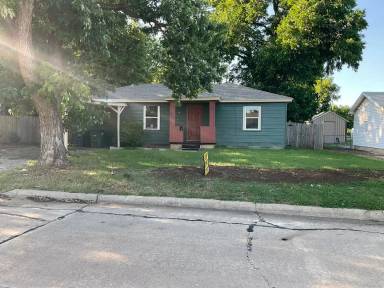 Main picture of 3933 SE 12th St