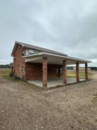 Main picture of 19 Storage Ln