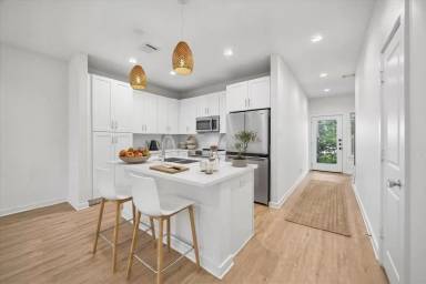Main picture of 5710 Elysian St