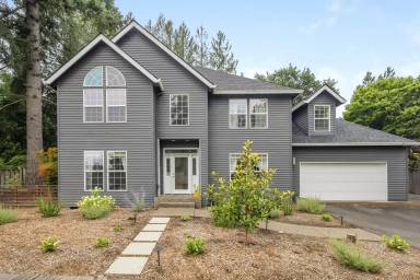 Main picture of 4549 SW Shattuck Rd