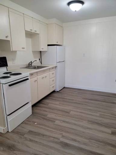 Main picture of 310 W Cameron Ave