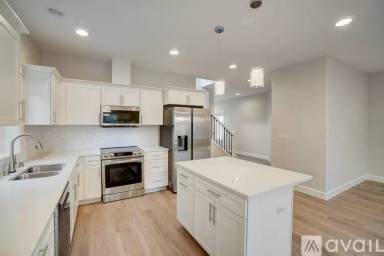 Main picture of 7412 NE 58th Way