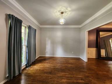 Main picture of 2077 Wilshire Dr SW