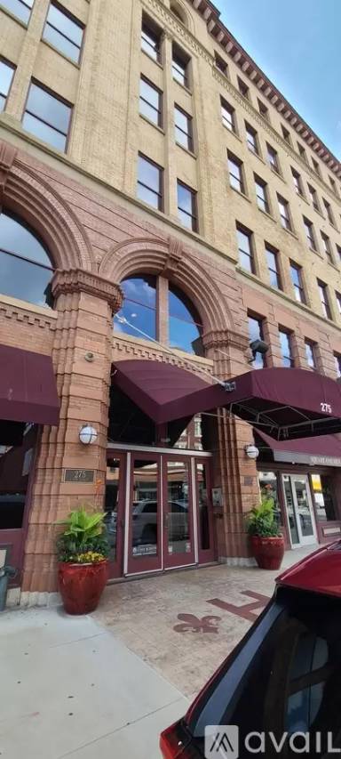 Main picture of 150 E Main St