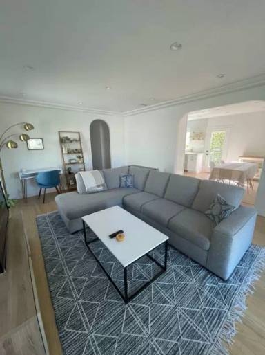 Main picture of 1644 Wellesley Ave
