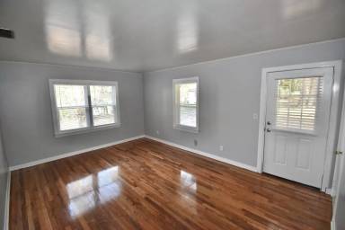 Main picture of 3518 N Meridian Rd