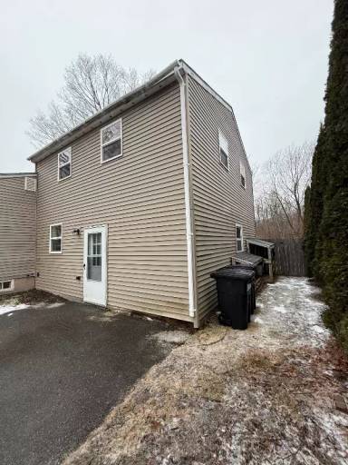 Main picture of 25 Parkway N