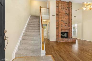 Main picture of 20423 Lone Star Oak St