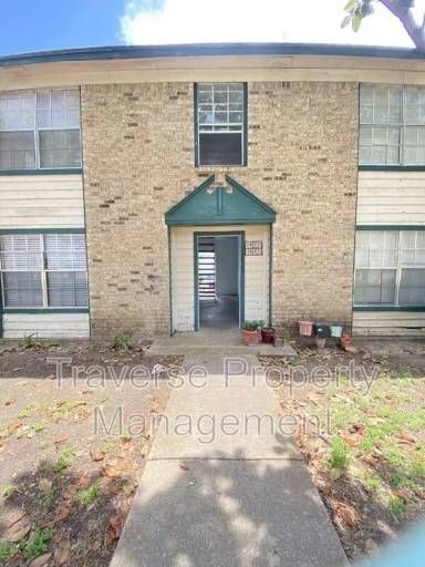 Main picture of 8026 Cambridge Cir