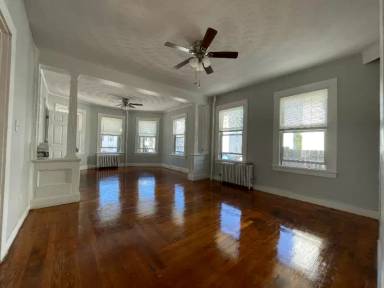 Main picture of 206 Pine St