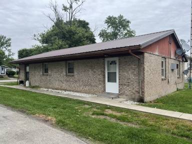 Main picture of 405 W Weller St