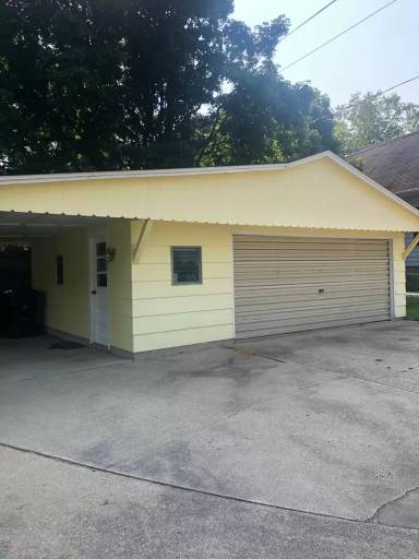 Main picture of 901 E Emerson St