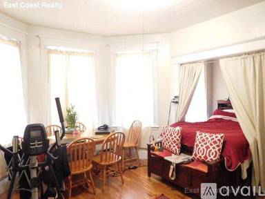 Main picture of 217 Kelton St