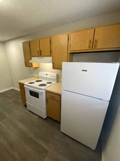 Main picture of 2701 S Emporia St