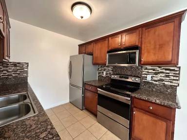 Main picture of 255 S 2nd St