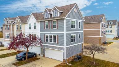 Main picture of 3053 SW Sharmin Ln