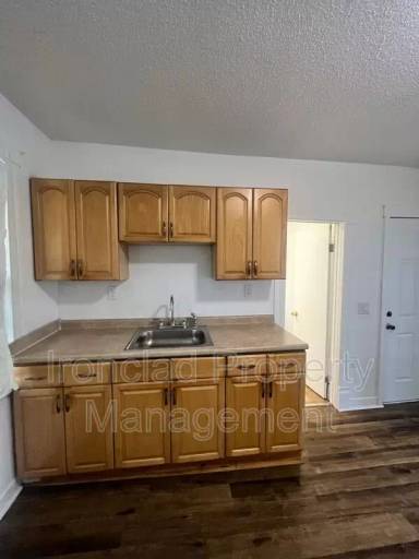 Main picture of 36 Walnut St
