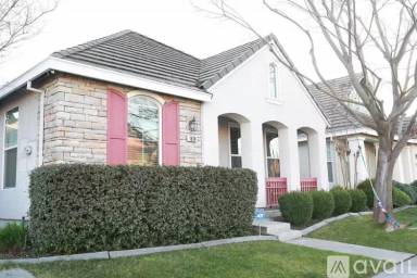 Main picture of 1874 Acari Ave