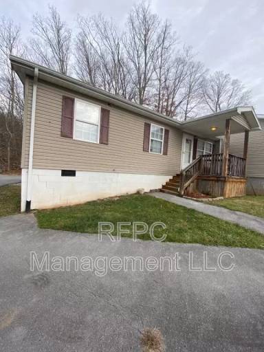 Main picture of 213 Post Rd