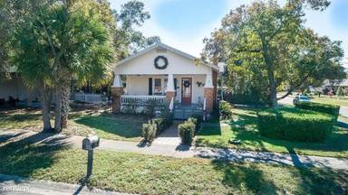 Main picture of 1302 E Court St
