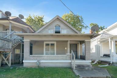 Main picture of 2726 W Madison St