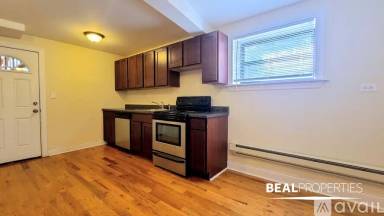 Main picture of 1125 W Oakdale Ave