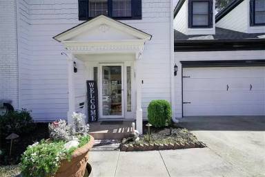 Main picture of 310 Crescentview Ct