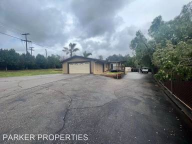 Main picture of 1105 Petra Way