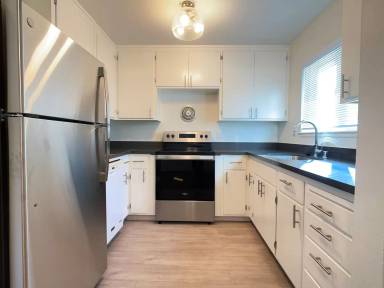 Main picture of 2187 Carlmont Dr