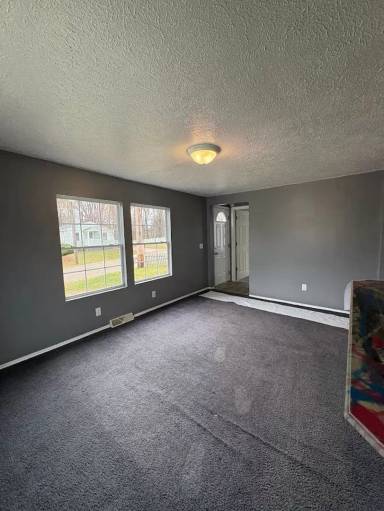 Main picture of 1905 Tanner Ave SW