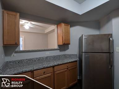 Main picture of 1456 W Fargo Ave